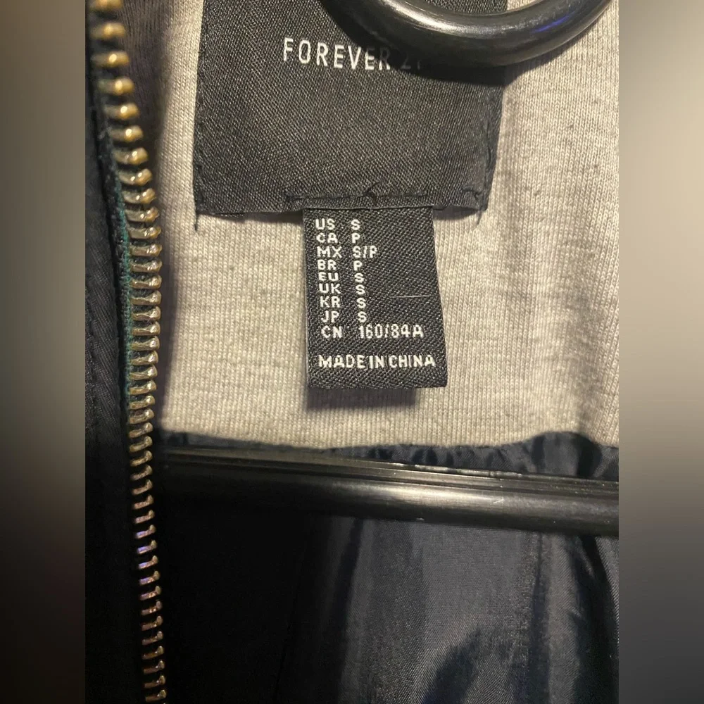 Puffer jacket - Picture 2 of 4